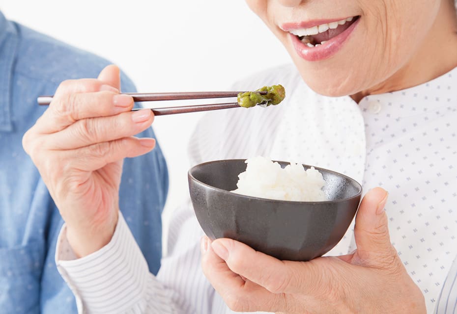 天然歯に近い感覚で、しっかりと噛める