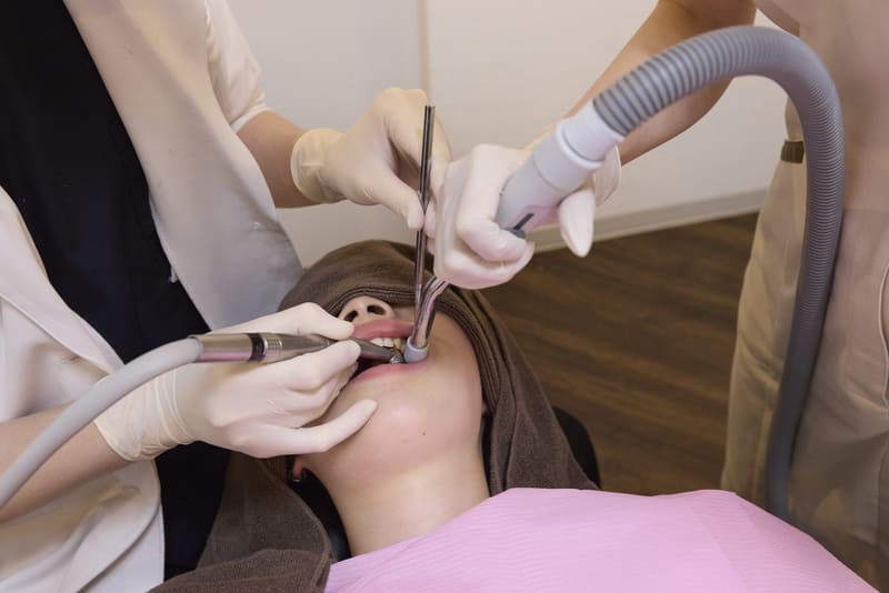 すべての予防処置を歯科医師が責任を持って担当します