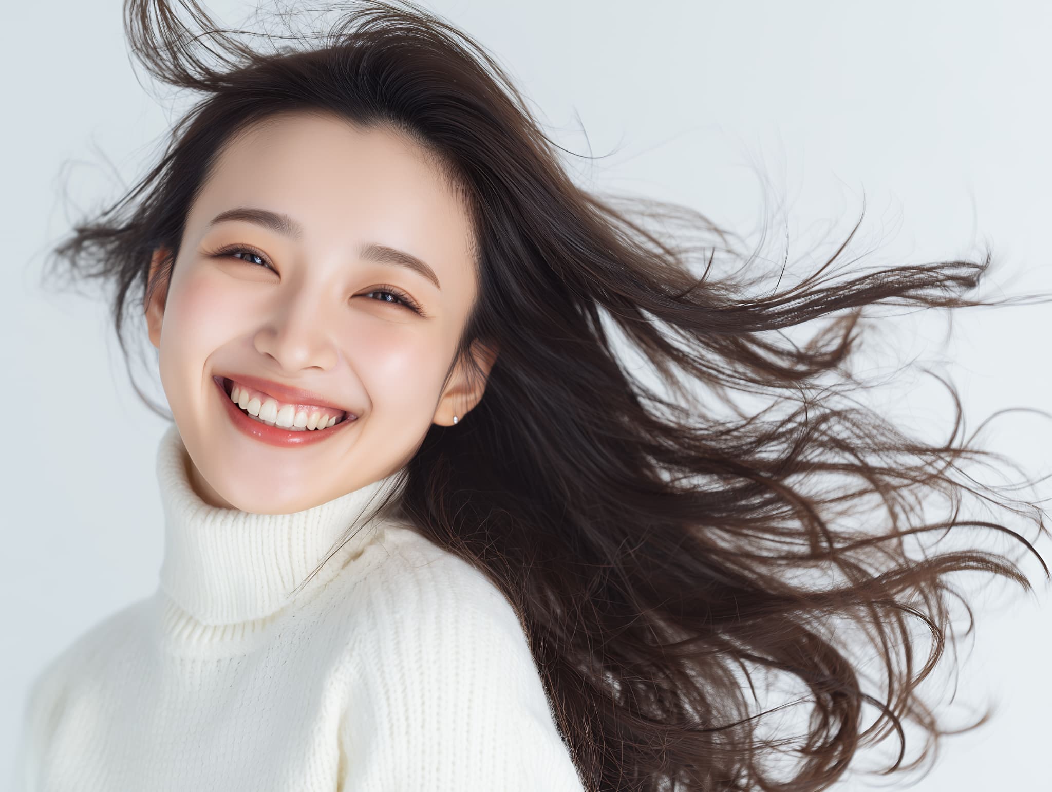 セラミック治療をした笑顔の女性