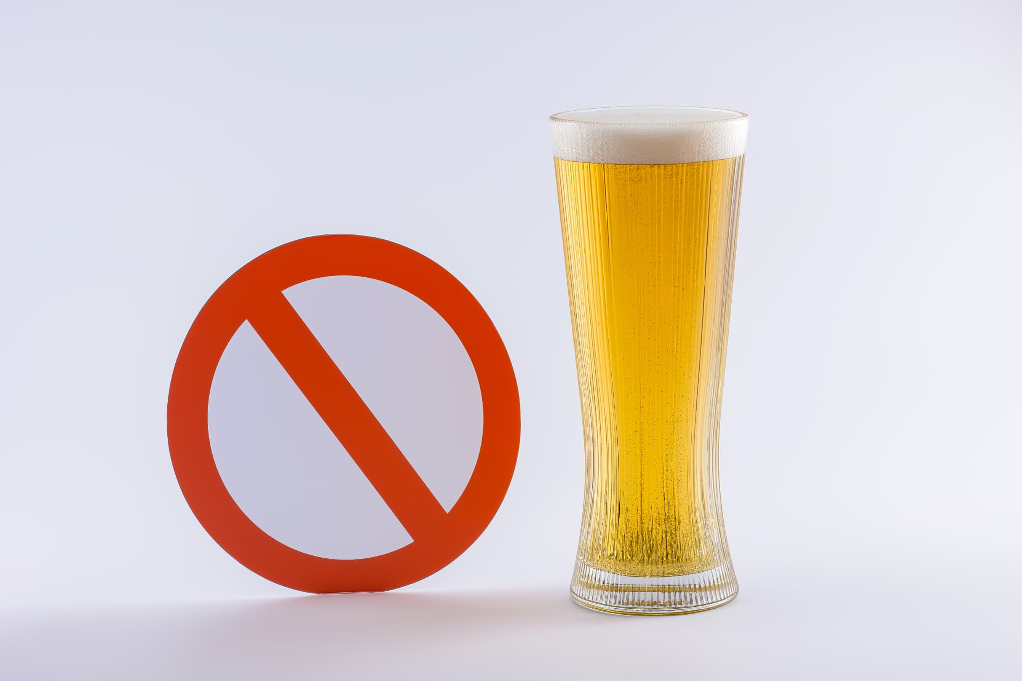 アルコールを控えるイメージ